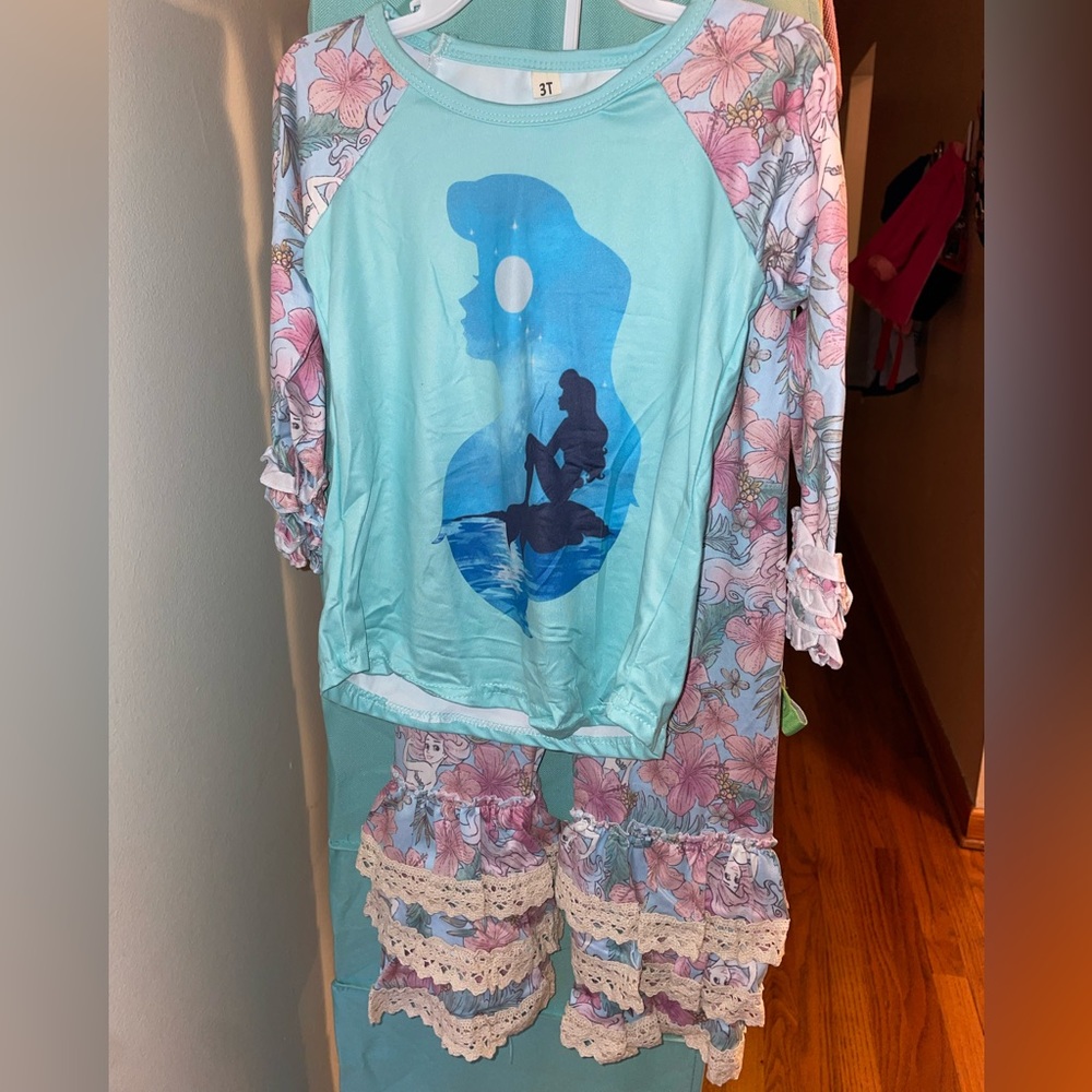 NWOT Little Mermaid Toddler Outfit